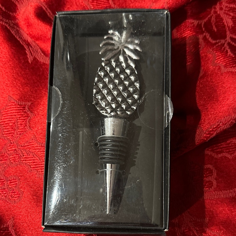 NWT Silver Tone Pineapple Wine Stopper